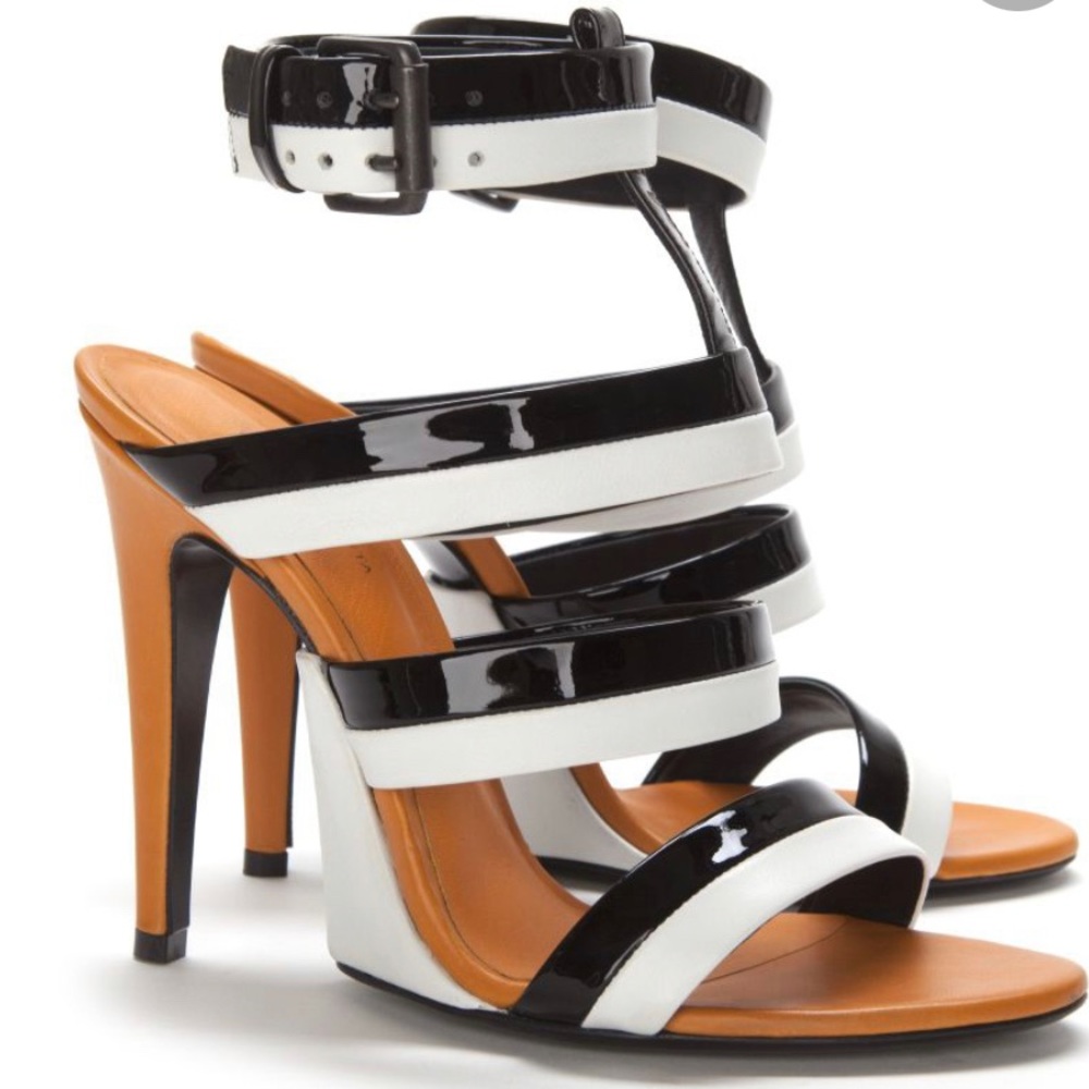 Bottega Venetia size 39 Strappy Patent Sandal